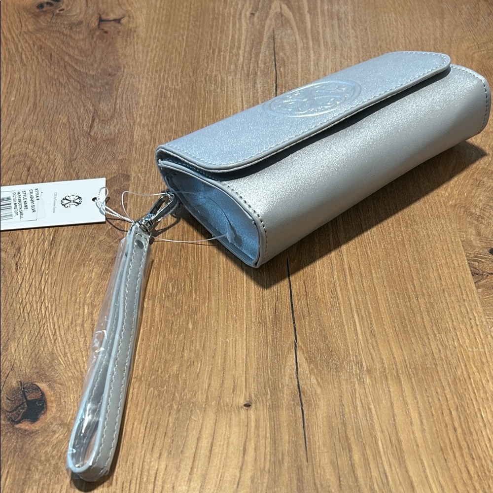 NWT CXL by Christian Lacroix Silver Park Smooth Small Clutch Wristlet Reg. $78 - Picture 5 of 12